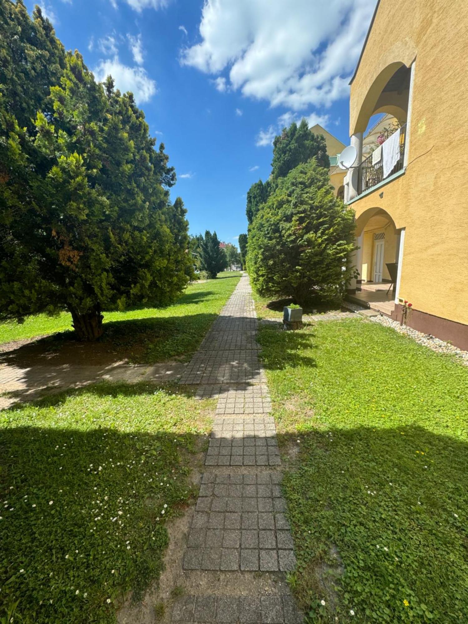 Blathy Apartman Siófok Exteriör bild